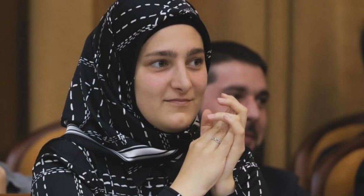 Айшат Кадырова. Фото https://grozny.tv/news/society/63632 Айшат Кадырова. Фото https://grozny.tv/news/society/63632
